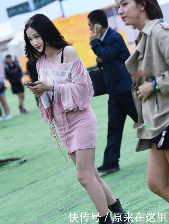 少女|一身粉色穿搭，满满少女风，减龄好看又显气质，穿出年轻的心态