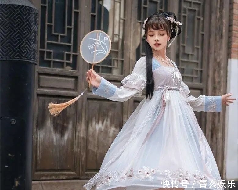 黄杏|故宫的红墙黄杏,除了汉服外,国风Lolita中西结合独一无二的美