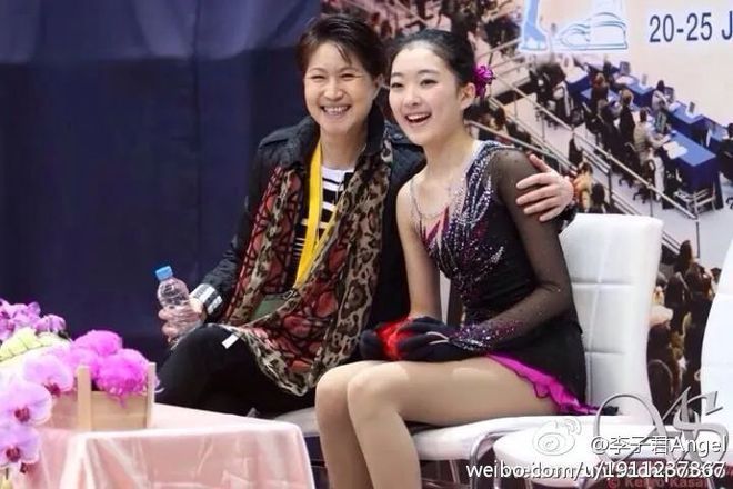 女单|李子君粉丝们收获意外“狗粮”!中国花滑女神24岁就结婚,长相太甜美受日本人追捧!