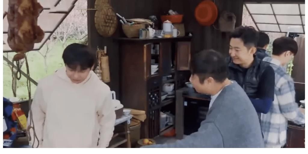 默剧|黄磊几个大老爷们儿为了一勺豆瓣酱,上演了一出精彩的默剧