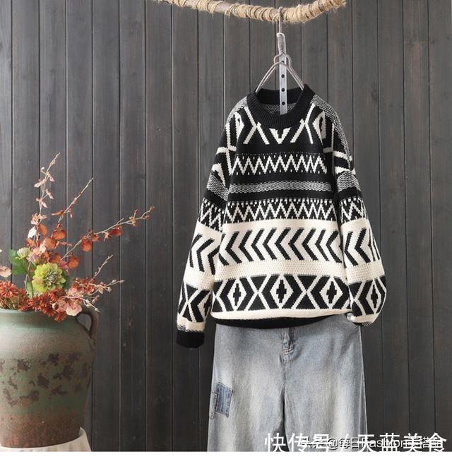 建议大家:春节就穿下面几款毛衣,搭裸靴,美得嫩上添嫩