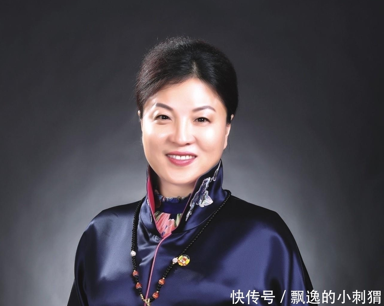 女启功&网友:韩宁宁的书法就是漂亮,下届中书协主席非她莫属!