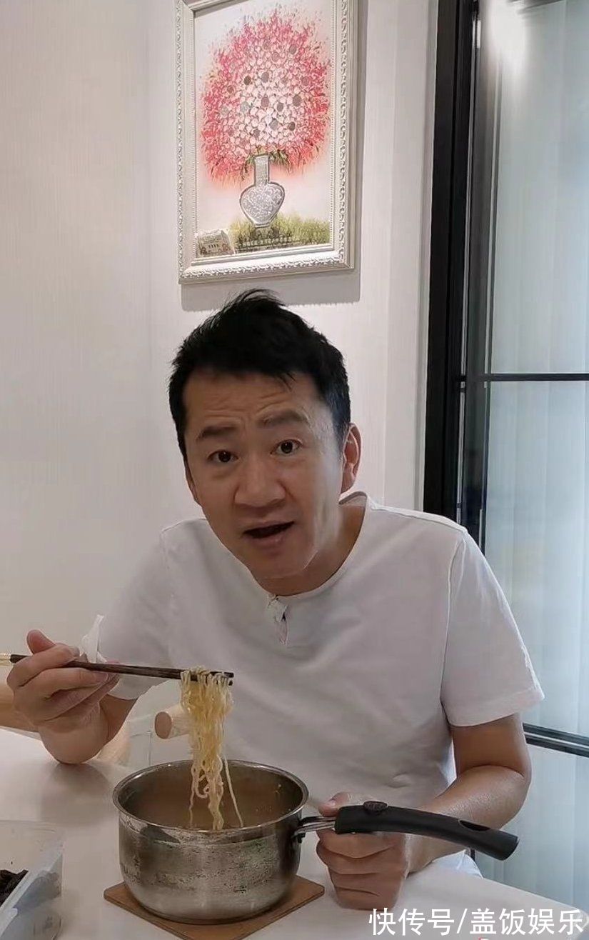 32岁男星在北京农村租房，本人不打算结婚还是丁克，直言买房干啥