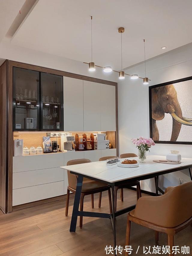 客厅|她家因为一个电视墙火了，悬空设计太漂亮，全屋更是高级又大方