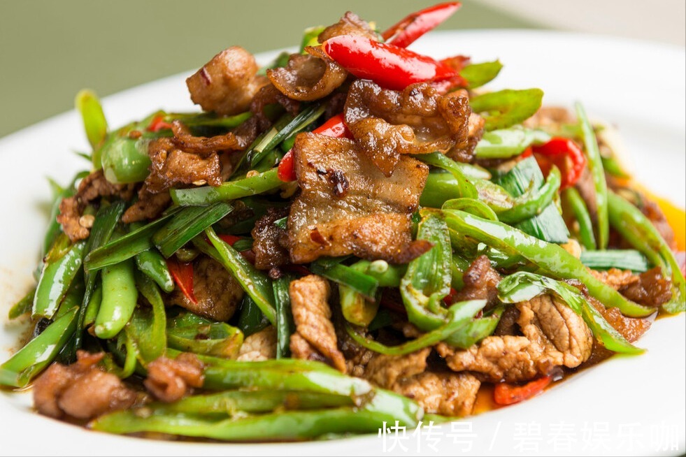 螺丝椒|辣椒炒肉,先炒肉还是辣椒?大厨教你正确做法,夏天吃太下饭了