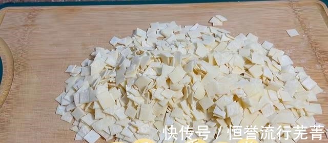 自制沙琪玛只需这五步，简单好做，小朋友抢着吃！