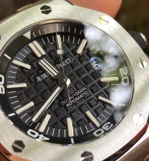 爱彼皇家橡树|劳力士绿水鬼后继乏力，还是爱彼皇家橡树离岸潜水表更大气