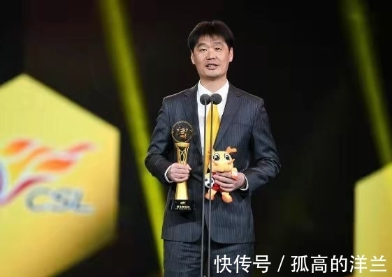 球迷们|怪事儿?球迷都能看懂,专业教练团队和足协看不清楚,他们都来了