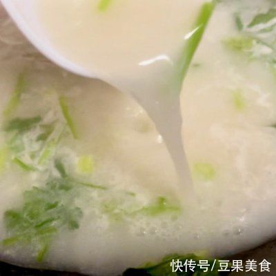 原来鱼头汤这么做，奶白又不腥才是真正的米饭杀手