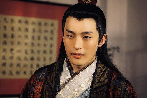 贾芸$《红楼梦》中王熙凤和贾芸、贾蔷是什么关系