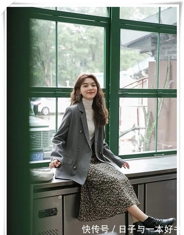 穿搭 碎花裙+西装,打破风格的穿搭,开春这么穿太美了!