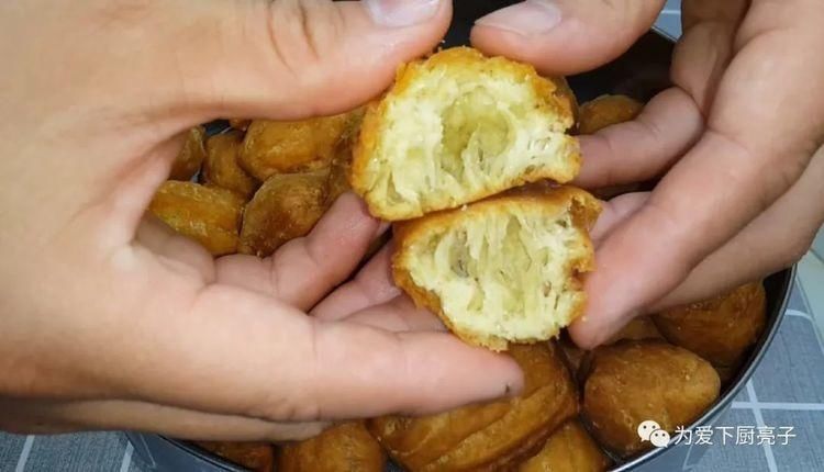 我家油条从来不发面,切一切锅里一炸,松软又香甜,越嚼越舒服