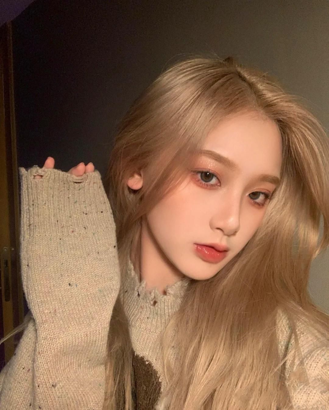 看倦了黑发色怎么办？不如试试这四款万能发色，显白还不挑人