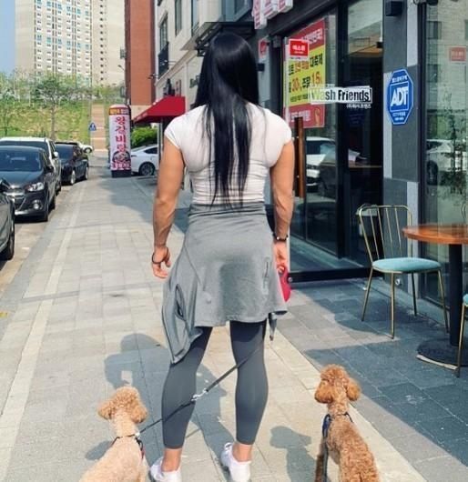 bb健美比赛，从倒数第一到正数第一，她身材的改变太大了