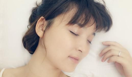 睡觉|当你在睡觉的时候,有5种表现,说明你与长寿有缘,恭喜了