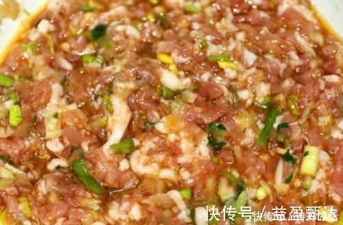 包饺子|拌饺子馅有妙招，这样拌的饺子馅鲜嫩多汁，包饺子越吃越过瘾
