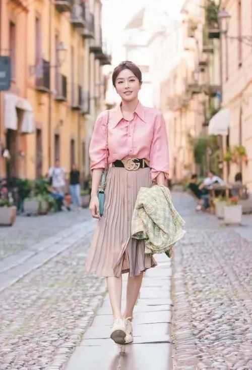 4种衬衫的搭配配色，让你美过整个春天，再不用羡慕别人穿衬衫好看了