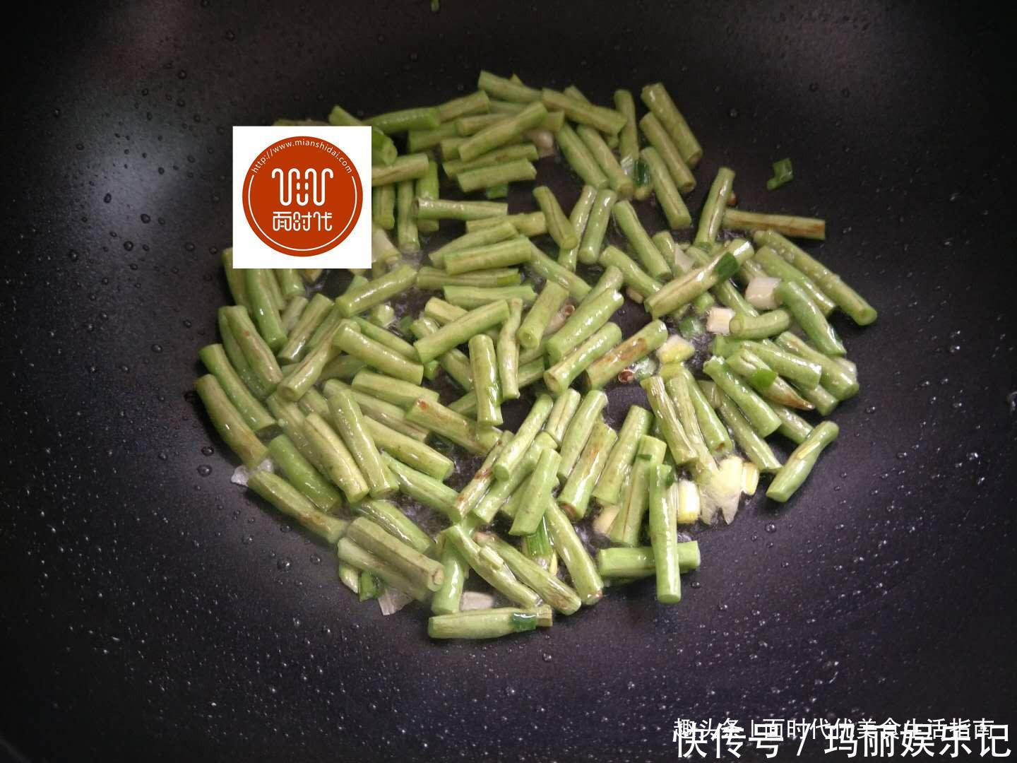 夏天|夏天,孩子就稀罕这个米线做法,即开胃又好做,一次一大碗才够吃