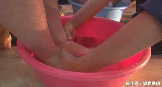 痛经|女生来月经时，要记得“两洗、三不洗”，子宫也许会感激不尽