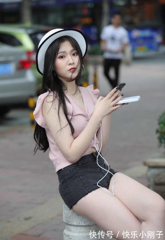 夏日|微胖女生的夏日穿搭，丝毫不“藏肉”，照样好看！
