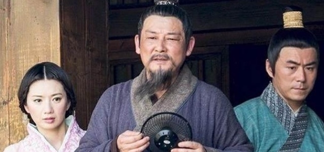 嫁给|皇帝死后她被遣散回家,然后嫁给了个乞丐,20年后乞丐成了皇帝