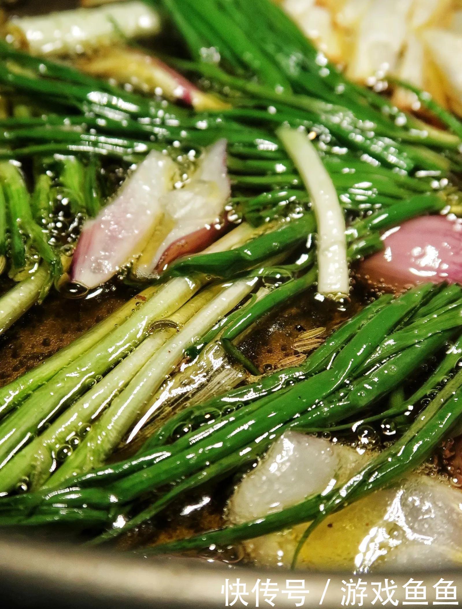 做红油椒麻鸡，一是红油，二是椒麻，三是鸡