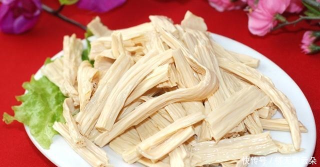 泡腐竹,直接加水就废了,大厨教你正确的做法,腐竹油亮味美