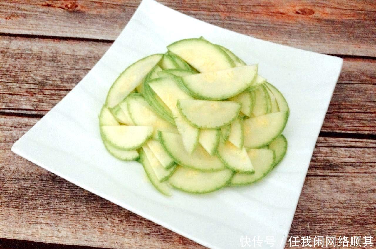 立马|素炒西葫芦加入它,味道立马上升一个档次,鲜美至极