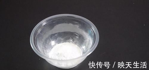 小苏打和白糖加在一起,作用太棒了,解决了很多家庭的烦恼,很实用