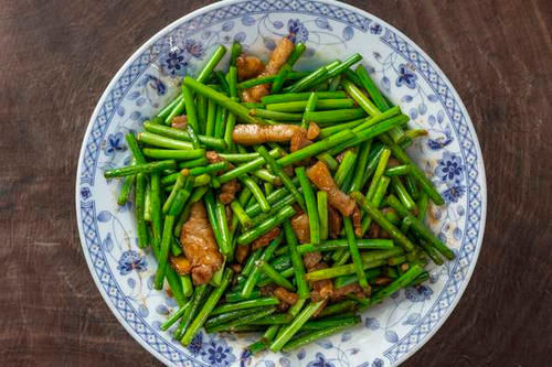 瘦肉|炒瘦肉总是发硬？不要直接下锅炒，牢记关键1步，鲜香嫩滑不粘锅