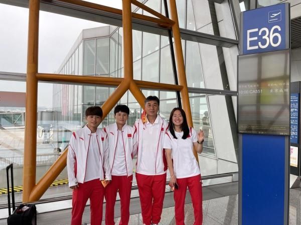 女足|中国女足今日出征东京