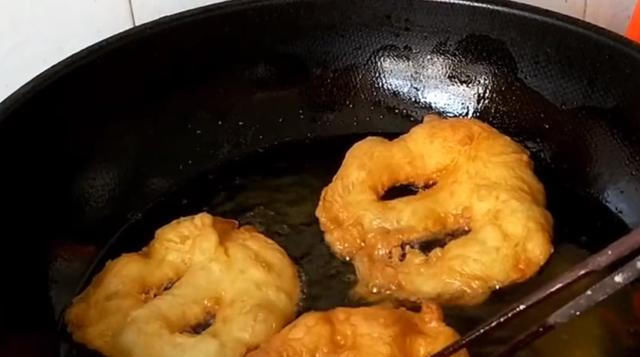 鸡蛋|我家面粉从不蒸馒头,加1个鸡蛋,筷子一搅,出锅给肉不换,真香