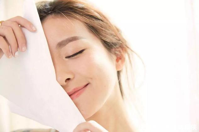 秋天|保养得当的女人,总是不会放弃这六个好习惯,着重提升整体年轻感