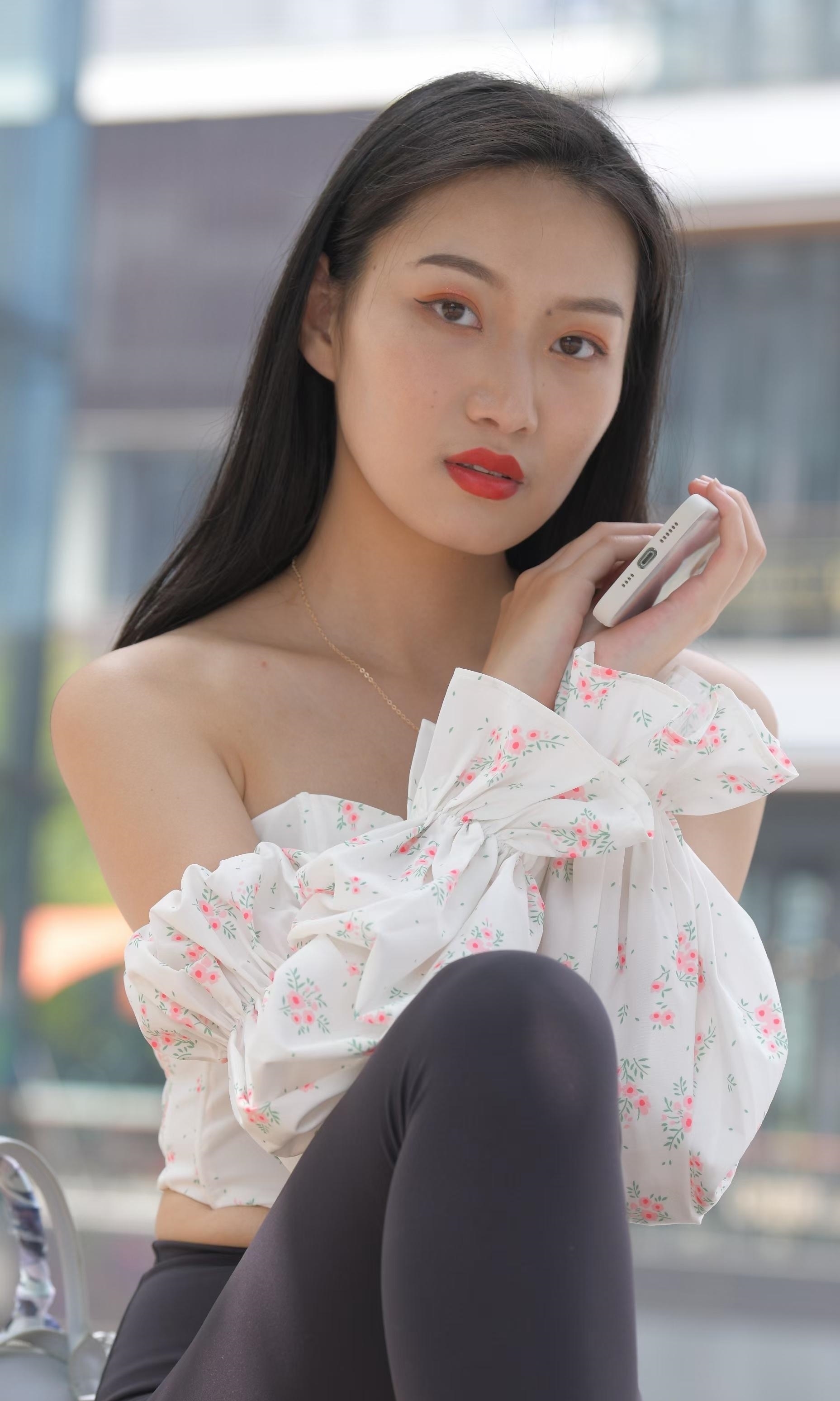 抹胸 泡泡袖抹胸上衣搭配瑜伽裤,简约轻盈又时髦修身,曼妙身姿很撩人