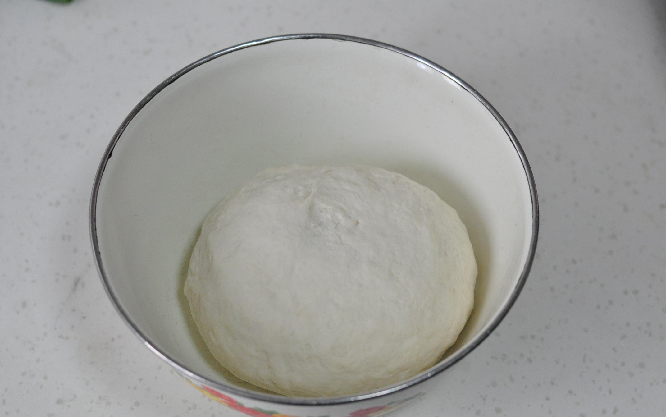 皮软馅嫩的小笼包,一口一个超满足,蒸一锅也不够吃