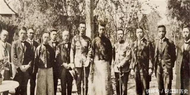 老人|老人上交国宝要800万被拒,专家:最多给2万,3年后卖出1800万