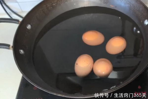 小窍门|煮鸡蛋很多人都煮错了，教你一个秘诀，鸡蛋不开裂不粘壳，超好剥