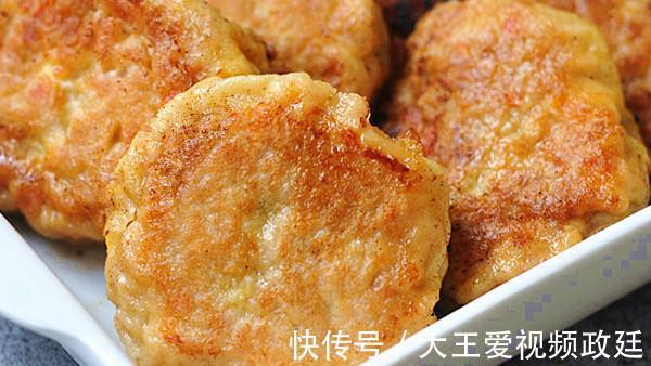 豆腐|三伏天,多给孩子做豆腐饼,薄皮脆嫩,香软好消化,比肉饼更香!