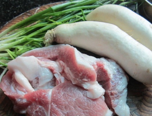 萝卜做馅,到底该不该焯水30年大厨教你正确方法,饺子鲜香好吃