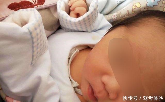 孩子|宝宝身上长“黑刺”,妈妈嫌难看一根根拔掉,第二天直接送医院!