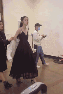 宝藏女孩|00后输了，这届95后小花也太会穿了吧