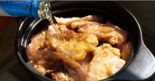 鸡蛋|五花肉别做红烧了，加2个鸡蛋，筷子搅一搅，3斤猪肉不够吃