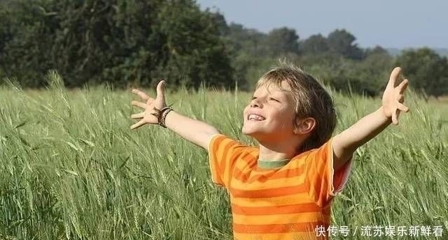 公公婆婆|父母在这5个方面越舍得,孩子越有出息!不是买学区房,不是报兴趣班……