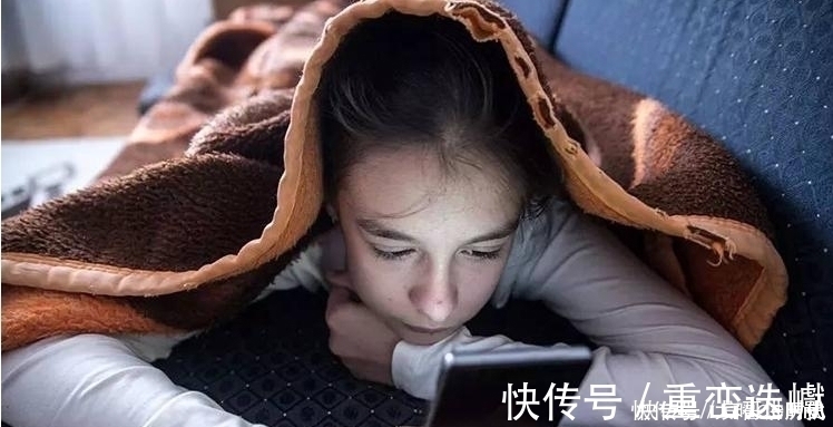 肌肉|每天练背长命百岁，4个动作疏通背部经络，放松背部，缓解酸痛