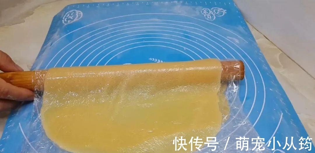 擀杖|面粉这样做才好吃，撒2把芝麻，外皮焦脆又香甜，比面包烧饼好吃