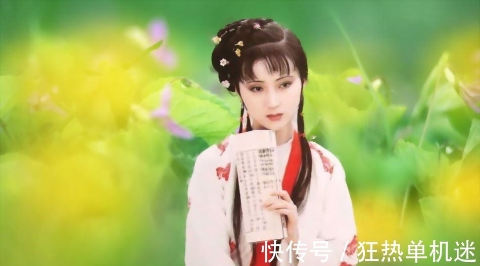 林黛玉#宝玉扔了黛玉的荷包，说出7个字后，林黛玉当场摔了手里的剪刀