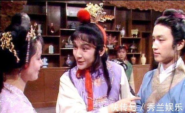 贾母$借着薛姨妈为邢岫烟定亲一事,薛宝钗的丑陋一面已经登台亮相