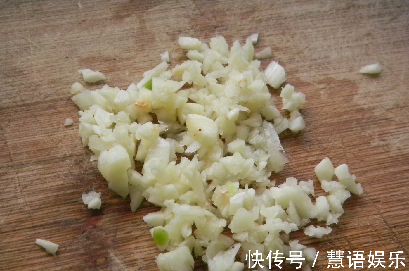 降血糖|此菜糖尿病人要多吃,被称为植物胰岛素,解毒降血糖,现在吃不晚