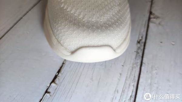 巴斯夫|带给你舒适感光变色体验,无中生有光变科技休闲鞋评测