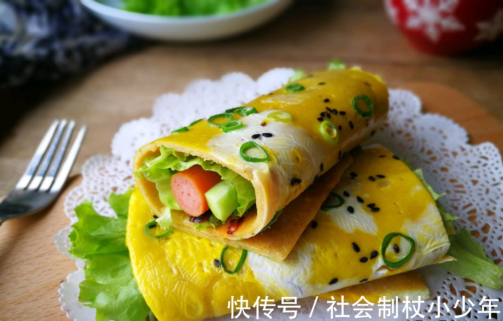 黑芝麻|早餐在家做鸡蛋煎饼,又薄又软,想吃什么加什么,方便快捷